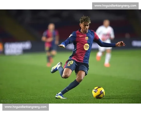 0-6 溃败怒火难平！居勒尔推搡亚马尔吃警告，巴萨新星笑对冲突