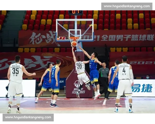 NBL 第 13 轮五佳球：格洛弗抢断空接暴扣 布里斯科转身勾手 2+1 领衔